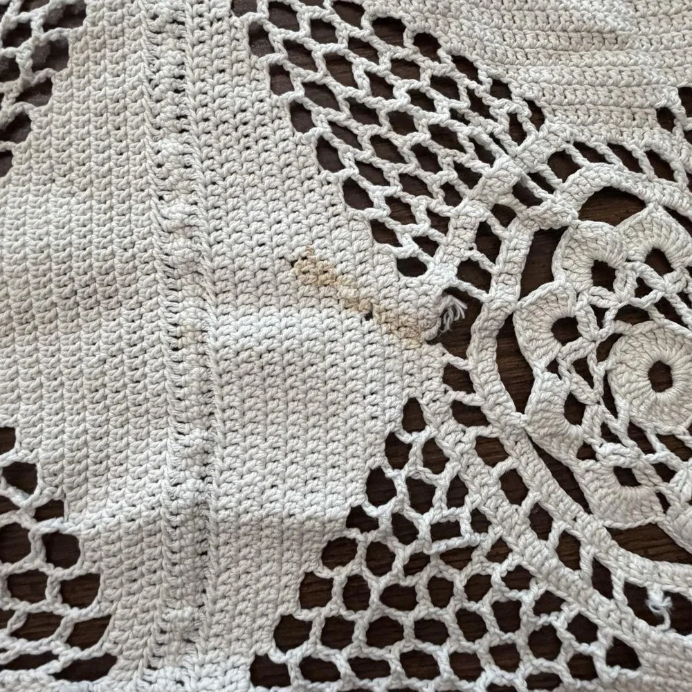 Vintage Handmade Crochet Table Topper 37x34 Floral Medallion Read Description